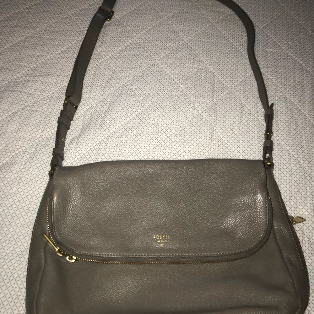 Fossil- Adjustable Slide Gray Crossover Bag/Purse - Picture 5 of 6